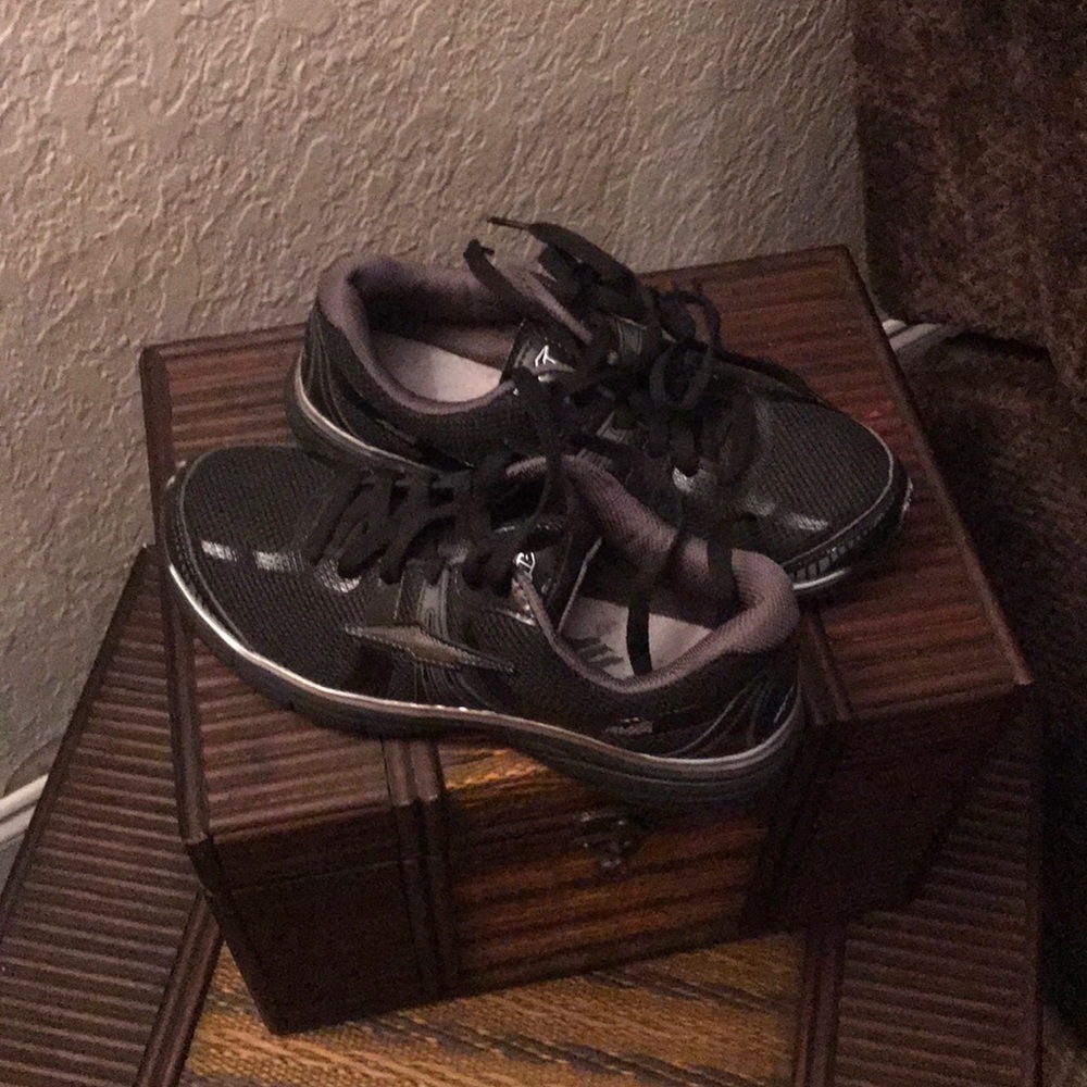 Avia sneakers